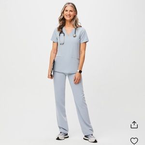 Figs Dusty Blue Casma Three-Pocket Scrub Top. Size: XL